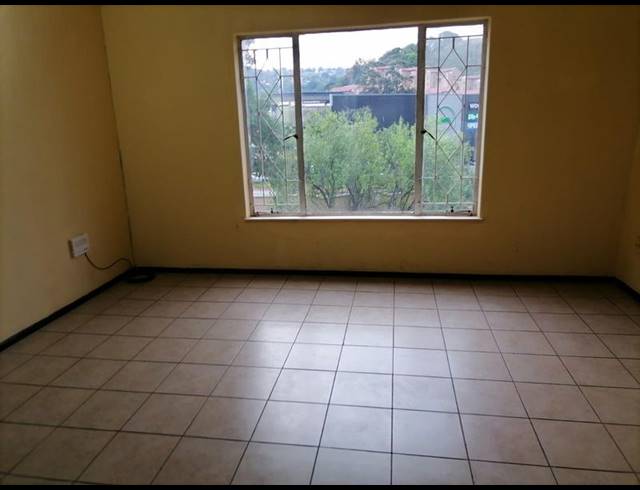 2 BEDROOM PROPERTY TO RENT IN HELDERKRUIN
